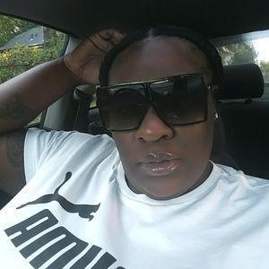 Meet your Posher, Rinikia